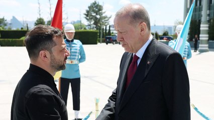 Zelenski a su llegada a Turquía: "La delegación rusa parece que está en un nivel decorativo"