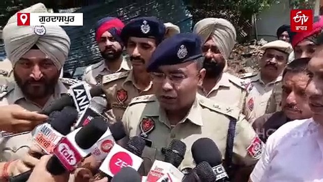 ਡੀਡਾ ਸਾਂਸੀਆਂ ਵਿਖੇ ਨਸ਼ਾ ਤਸਕਰਾਂ ਵੱਲੋਂ ਨਾਜਾਇਜ਼ ਕਬਜ਼ਾ ਕਰਕੇ ਬਣਾਏ 2 ਘਰਾਂ 'ਤੇ ਹੋਈ ਕਾਰਵਾਈ