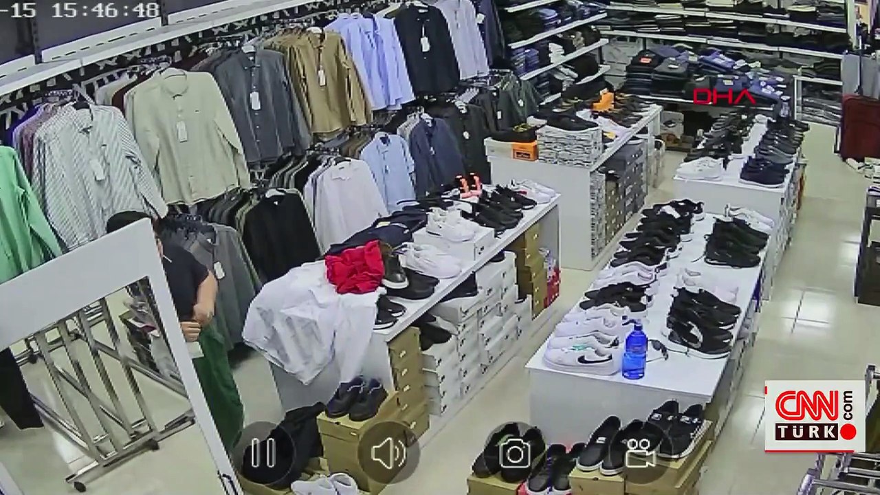 Konya Kulu'daki 5.2'lik deprem anı kamerada!