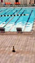 Professor é demitido ao chutar aluno para dentro da piscina do Sesi em Blumenau