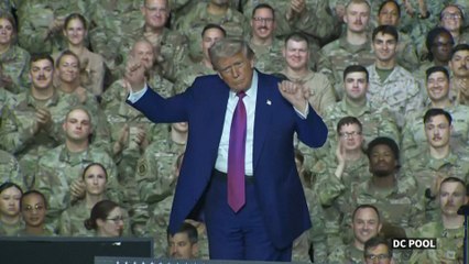 Trump évoque à nouveau un éventuel 3e mandat devant des militaires américains au Qatar