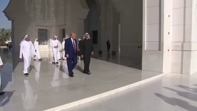 Trump visits Sheikh Zayed Grand Mosque in Abu Dhabi