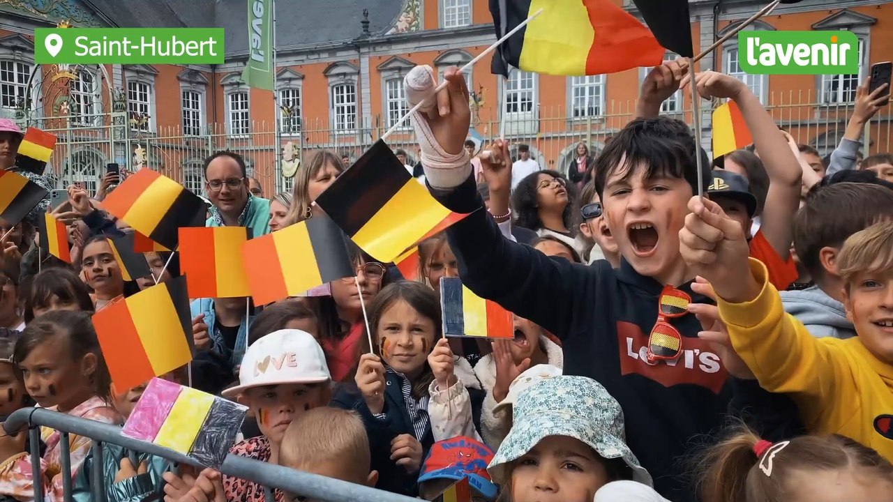Bain de foule réussi pour le roi Philippe et la reine Mathilde à Saint-Hubert