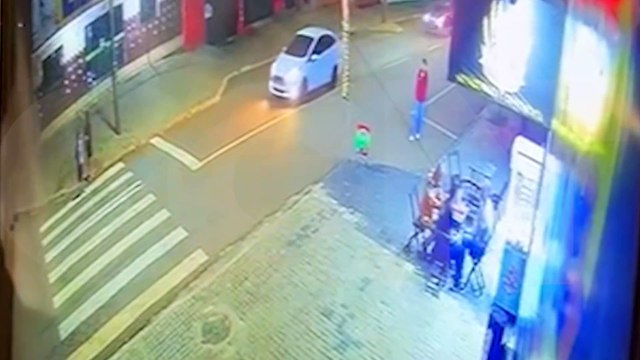 Imagens fortes mostram momento em que criança é atropelada no Cascavel Velho