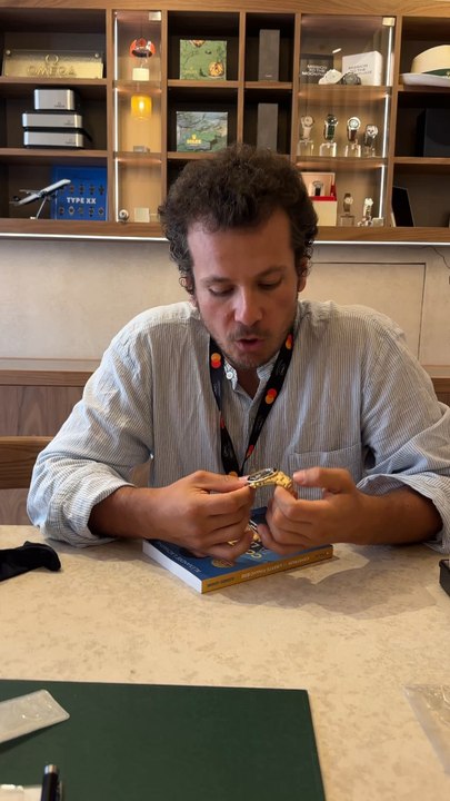 Rolex 16618 au soleillé cadran aux reflets violets. On aime ou pas mais la montre a assurément une fort personnalité ! #rolex #16618 #rolex16618 #submariner #rolexsubmariner #cannes #cannes2025 #rolexoysterperpetual