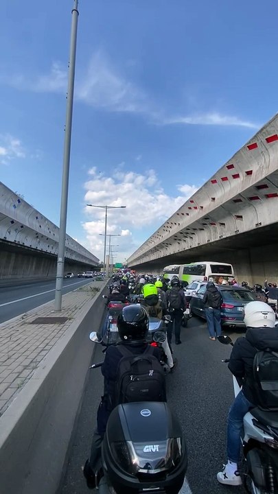 Colapso en la C-31 por un accidente de tráfico