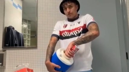 Bologna, Castro scatenato: litri di cocktail preparati all'Olimpico!