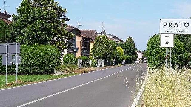 Correggio, trovata morta in casa: un uomo sentito dai carabinieri