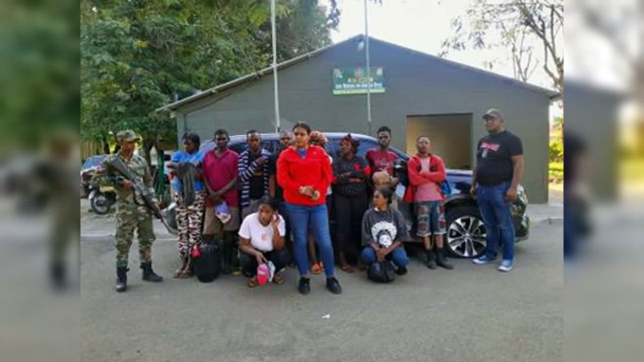 Detienen dos dominicanos por tráfico de haitianos indocumentados