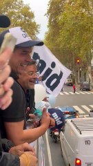 Cierre de campaña porteña: El divertido cruce en plena vía pública de la caravana de Caruso Lombardi con Santoro