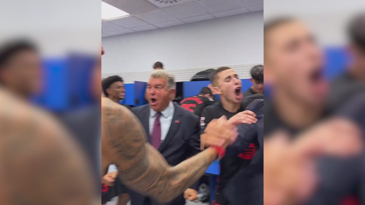 La imagen de Laporta desatado en el vestuario con los jugadores tras el título