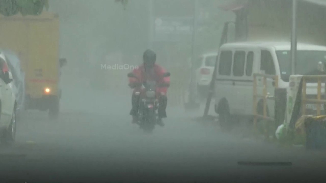 മഴ തുടരും... കാലവർഷം 27ന്, ഇന്ന് കള്ളക്കടൽ പ്രതിഭാസത്തിന് സാധ്യത | Kerala Rain alert