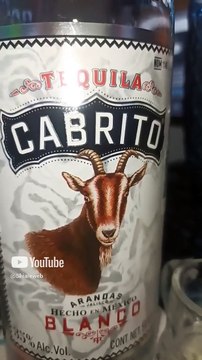 ya están preparadas todas las botanas y bebidas para la fiesta de esta noche no faltes