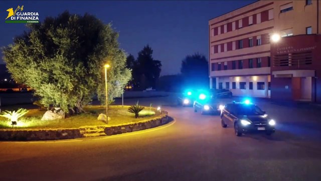 Sibari, sequestrati oltre 56 mila prodotti cosmetici gravemente dannosi per la salute: sei persone denunciate