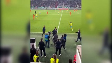 Son düdük çaldı, saha karıştı: Riera kupa finalinde kavga etti