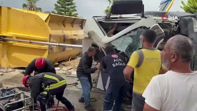 Antalya’da freni patlayan zift yüklü kamyon ortalığı savaş alanına çevirdi