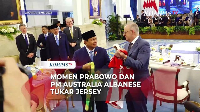 Tawa Prabowo dan Albanese Bertukar Jersey Timnas Indonesia-Australia
