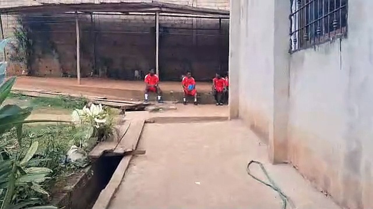 Discours du Coach Jean 2 Owona avant le départ pour le Stade Municipal d'Obala