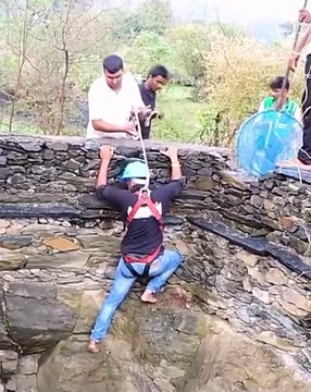Not all heroes wear capes 🥰😘😍👏 A man rescued a dog 🐕😍care love 😘 animals love 😘 dog lover 😍❣️#shorts #shortvideo #viralvideo #viralshort #care #dog #animals #love