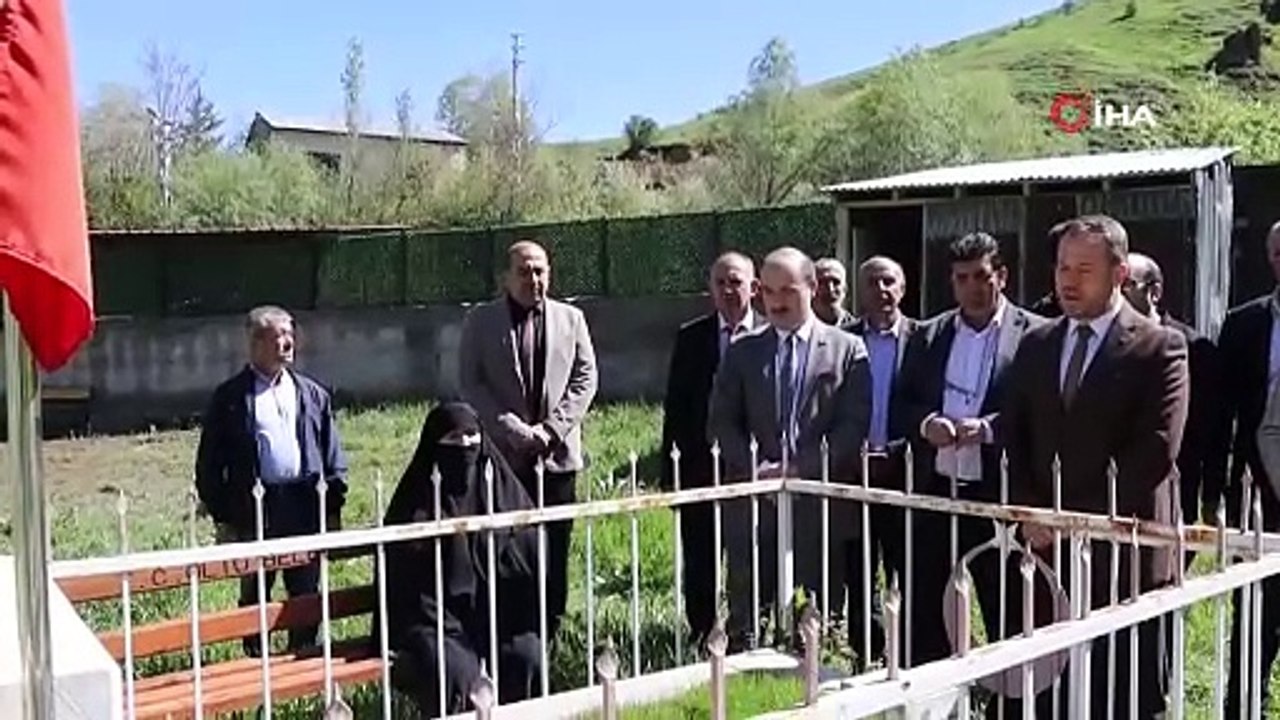 Şehide kabri başında anma