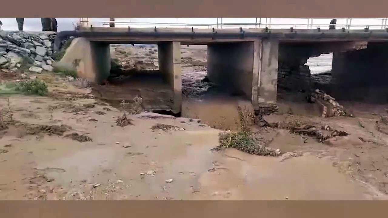 خمس وفيات في الجزائر جراء فيضانات وأمطار غزيرة