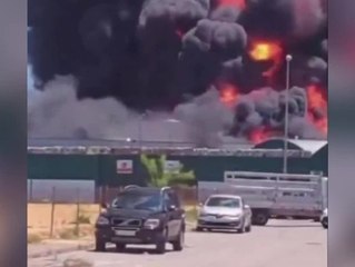 Chemiefabrik in Spanien explodiert: Giftige Dämpfe treten aus
