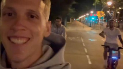 Olmo e Pedri, ma dai! Vincono la Liga e... vanno in ospedale in bici