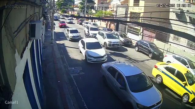 PM de folga reage a assalto em rua movimentada no Engenho de Dentro