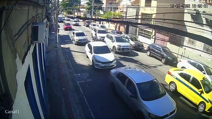 PM de folga reage a assalto em rua movimentada no Engenho de Dentro