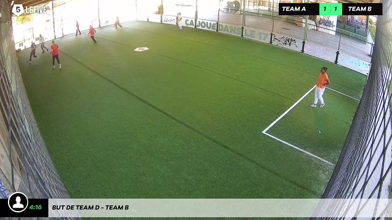 But de Team D - Team B