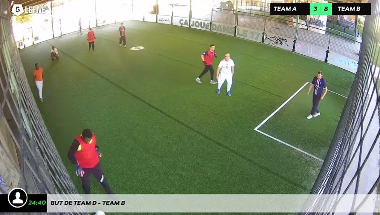 But de Team D - Team B