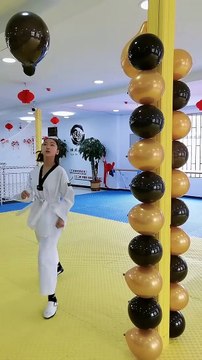 Ten thousand years is too long, so seize the day. Leg techniques witness growth. Work hard, jumping