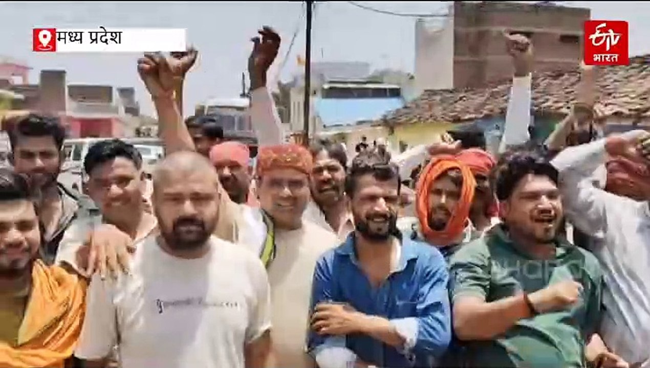 किसानें ने जाम किया नेशनल हाईवे-34, सागर-कानपुर फोरलेन को लेकर हो गया बड़ा बवाल