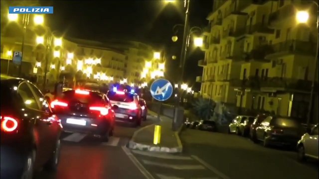 Polizia di Stato di Salerno - Indagati amministratori pubblici e tecnici per illeciti (16.05.25)
