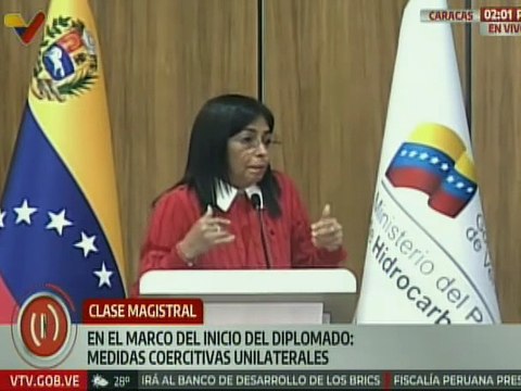 Vpdta. Delcy Rodríguez: Aquí hay un pueblo decidido a la defensa sobre nuestros recursos energéticos