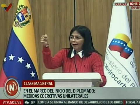 Vpdta. Delcy Rodríguez exhortó a los estudiantes venezolanos a defender la patria