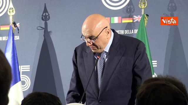 Crosetto: Necessario uno stretto coordinamento tra alleati su aiuti all'Ucraina