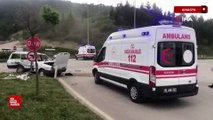 Amasya'da iki otomobil kavşakta çarpıştı