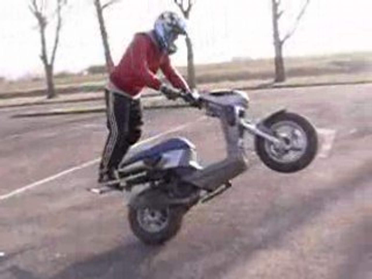 ⁣Kev en roue