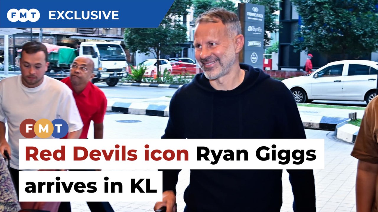 Manchester United legend Ryan Giggs arrives in KL