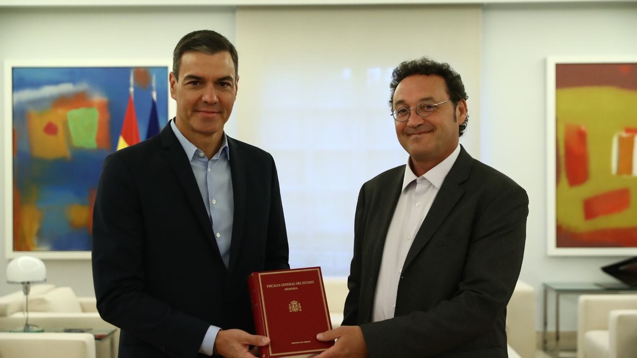 Noticias La Trinchera. El Gobierno premia al imputado García Ortiz
