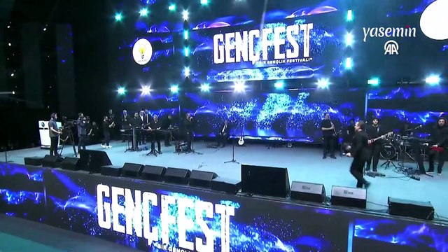 Ferhat Göçer ve Sagopa Kajmer GENÇFEST'te Cumhurbaşkanı Recep Tayyip Erdoğan'la bir araya geldi