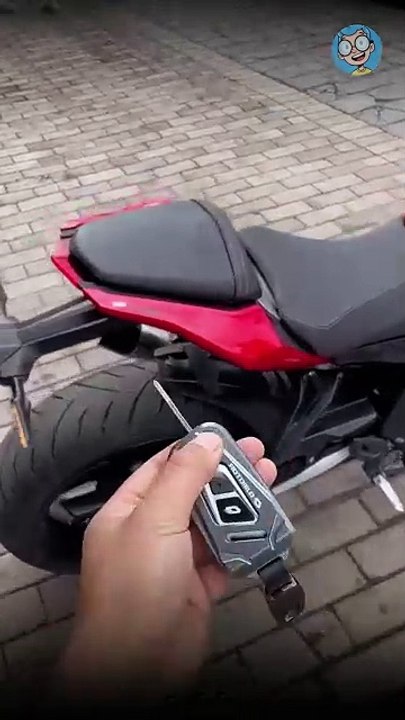 Xem gì bên bển?