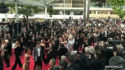 Cannes: parata di star internazionali sul tappeto rosso del Festival