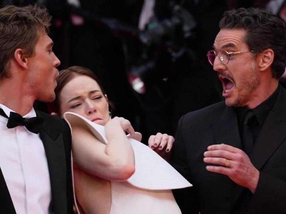 Bienen-Attacke in Cannes: Emma Stone geht in Deckung