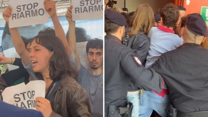 La contestazione a Crosetto al Salone del Libro di Torino: «In guerra vacci tu», tensioni con la polizia