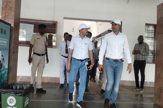 ADRM in Ambikapur: ADRM पहुंचे अंबिकापुर, स्टेशन में सुविधाओं का लिया जायजा, 22 को PM मोदी करेंगे वर्चुअल उद्घाटन