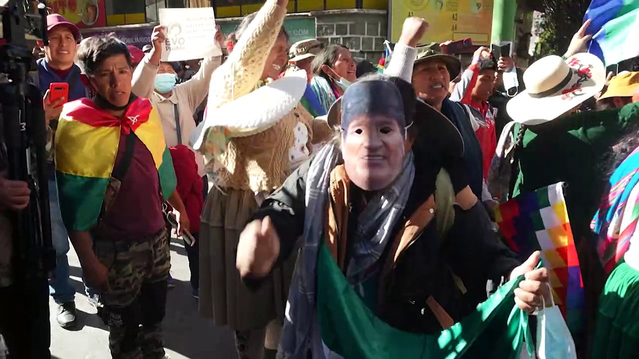 Police clash with Morales supporters pressing re-election bid