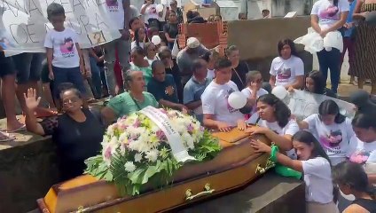 Corpo de Ana Beatriz é sepultado em Porto Calvo
