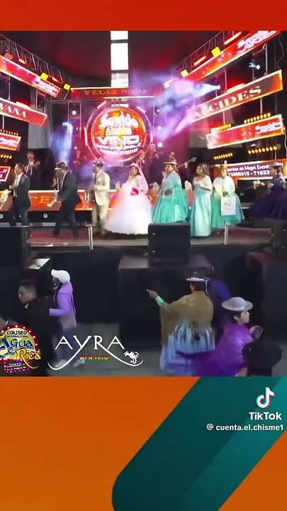 PADRINO DE BODAS REGALA BS. 10 MILLONES A LOS NOVIOS EN EL ALTO